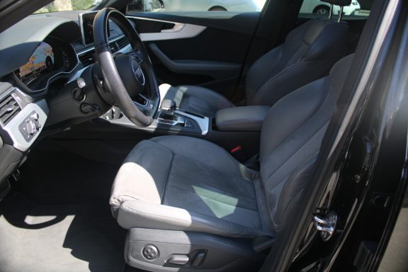 Intérieur 5 places - Cuir Alcantara
Parfait Etat (non fumeur)